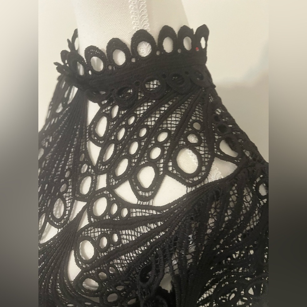 Women Elegant Black Lace Top, NWT  Large - Picture 2 of 8